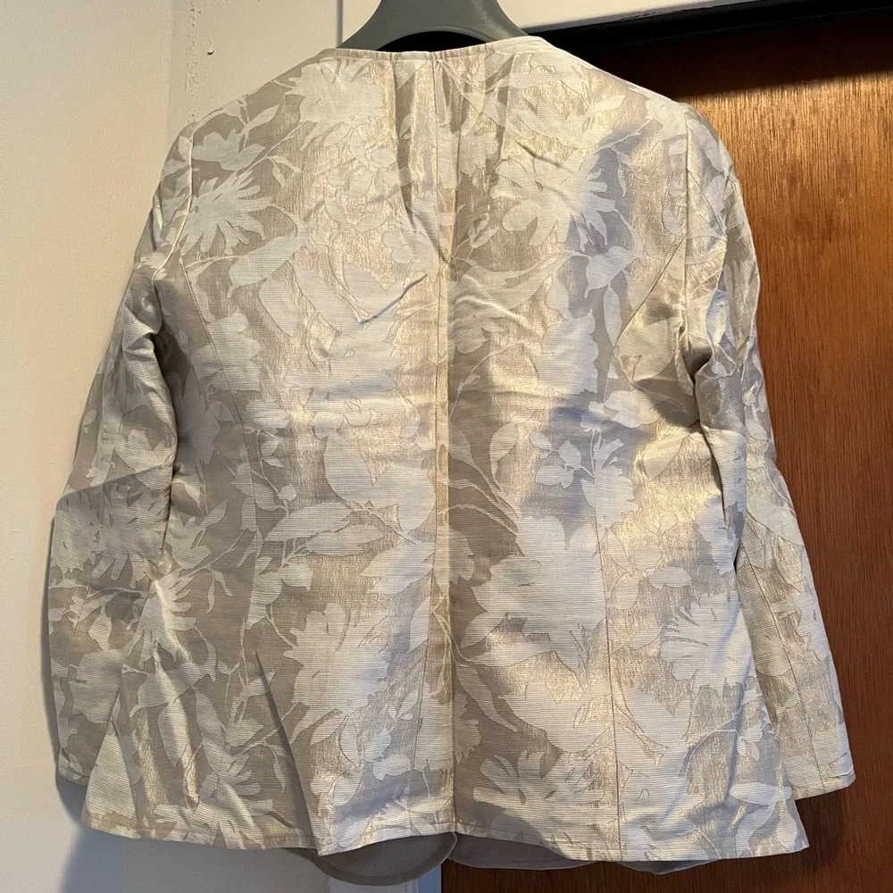 Armani Floral Champagne & Beige Patterned Jacket Sz 44 - Picture 3 of 7